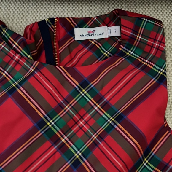 Vineyard vines holiday plaid dress size 7, like new - Picture 2 of 4